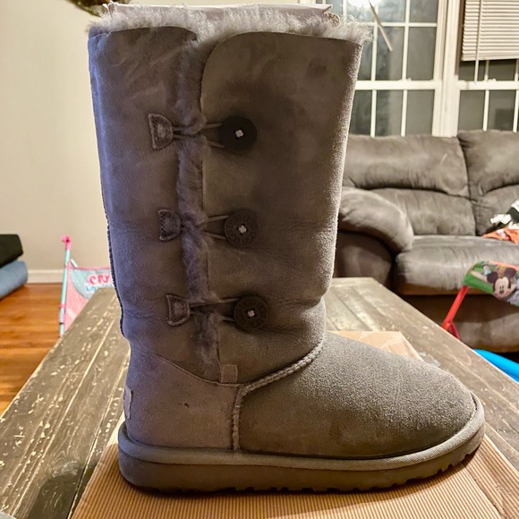 UGG Kids Triple Bailey Button - Picture 7 of 7